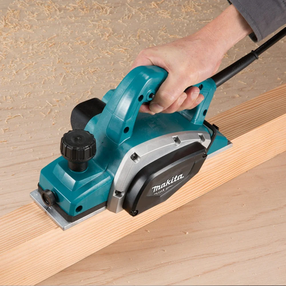 PLAINA 82 MM (3.1/4") 580 WATTS 127V M1902B - MAKITA