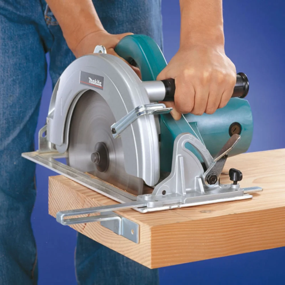 SERRA CIRCULAR 9.1/4" 2000 WATTS 220V 5902B - MAKITA